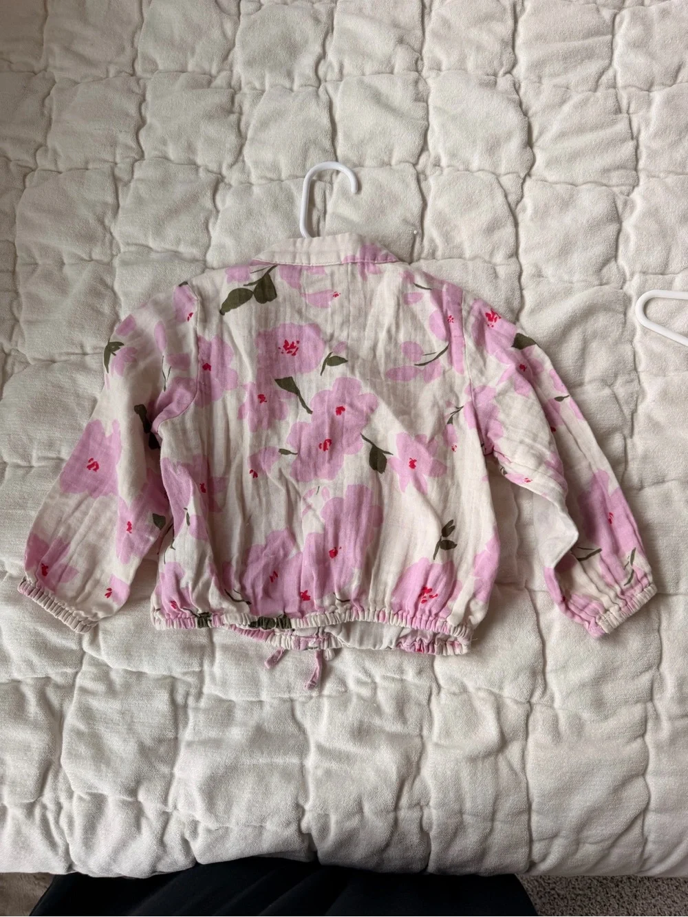 Old Navy Pink Floral Button-Up Tie-Hem Blouse
